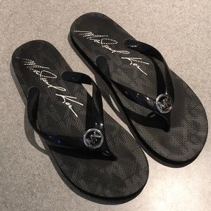 KORS Flip Flop Sandals black w silver like new